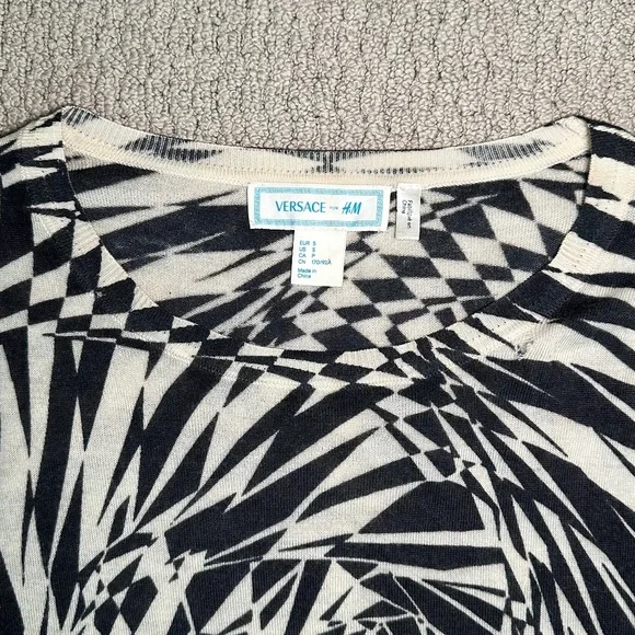 Versace x H&M Cashmere Blend Sweater - Picture 6 of 9